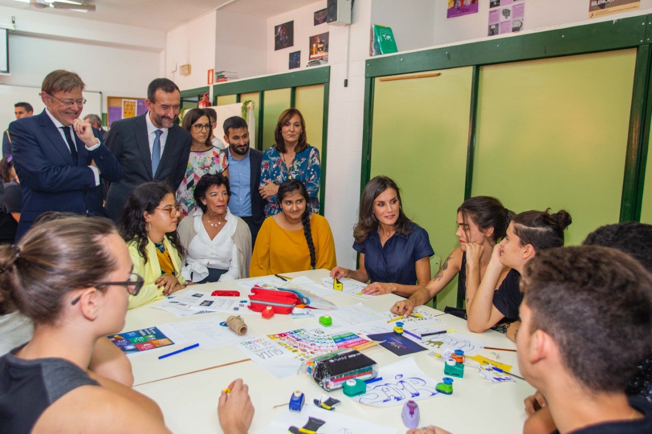 El cameo de la reina Letizia en ‘Persona física’ El cameo de la reina Letizia en ‘Persona física’