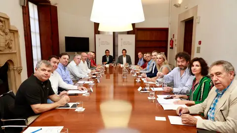 Reunión de agentes económicos y sociales de Baleares ante la quiebra de Thomas Cook Turismo