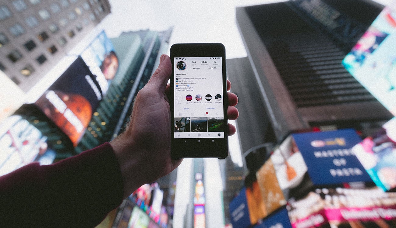 Instagram elimina la pestaña 'siguiendo' para evitar que cotillees las fotos de tus contactos Instagram elimina la pestaña 'siguiendo' para evitar que cotillees las fotos de tus contactos