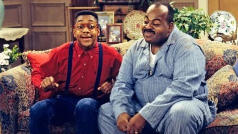 Jaleel White (Steve Urkel) y Reginald VelJohnson (Carl Winslow) en 'Cosas de Casa'