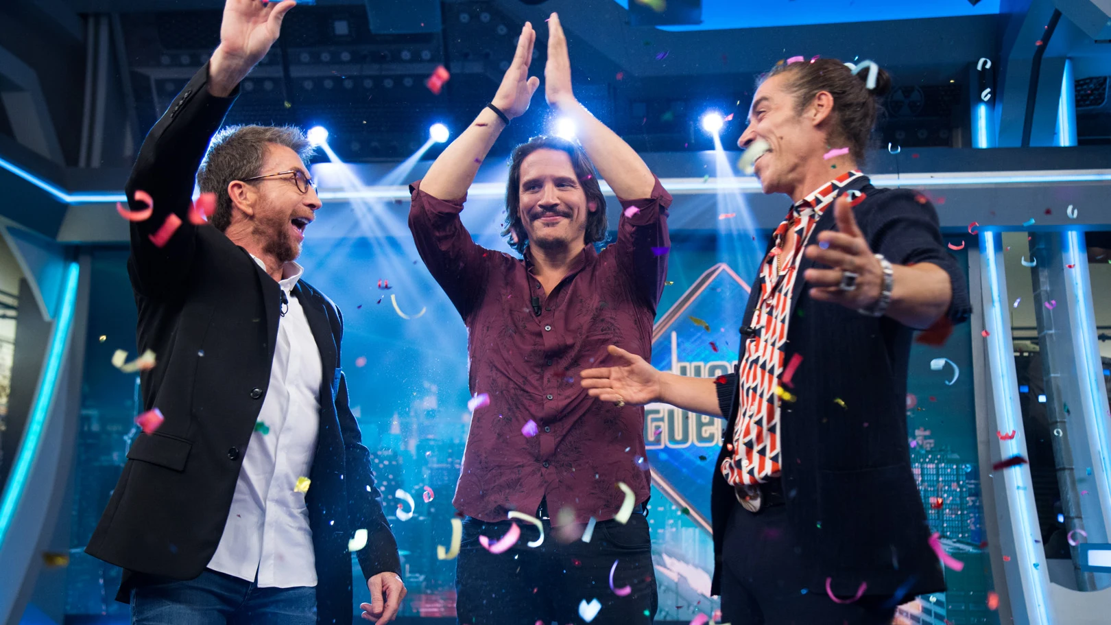 'El Hormiguero 3.0' reparte la tarjeta valorada en 9.000€ a un matrimonio afectado por las riadas 'El Hormiguero 3.0' reparte la tarjeta valorada en 9.000€ a un matrimonio afectado por las riadas