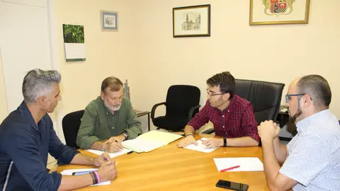 Reunión con el con el director general de Enseñanzas de Régimen Especial en Novelda. Reunión con el con el director general de Enseñanzas de Régimen Especial en Novelda.