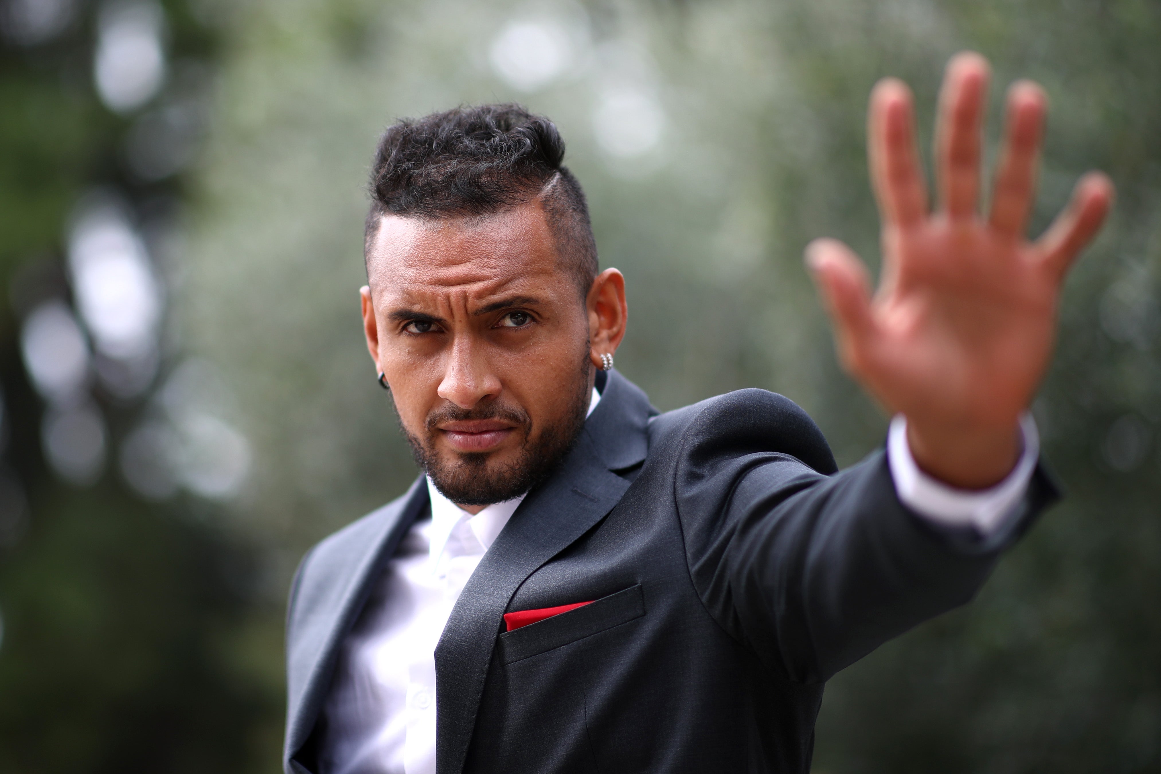 Kyrgios "pillado" pidiendo una cheeseburger en Madrid a pocas horas de que arranque la Copa Davis Kyrgios "pillado" pidiendo una cheeseburger en Madrid a pocas horas de que arranque la Copa Davis