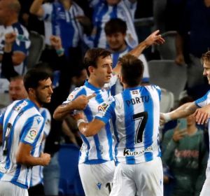 Los jugadores de la Real Sociedad celebran un gol Los jugadores de la Real Sociedad celebran un gol