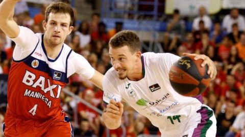 Manresa-Unicaja, con Adams