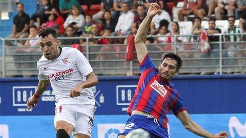 Oliveira defiende un disparo de Munir