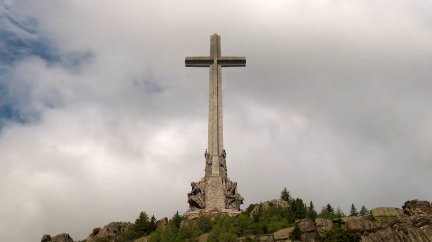 La familia Franco recurrirá al Tribunal Constitucional la exhumación de los restos La familia Franco recurrirá al Tribunal Constitucional la exhumación de los restos