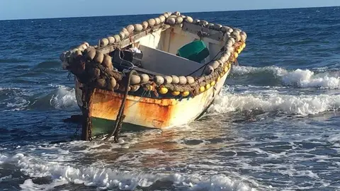 Al menos 50 subsaharianos han muerto ahogados en su intento de llegar a España Al menos 50 subsaharianos han muerto ahogados en su intento de llegar a España