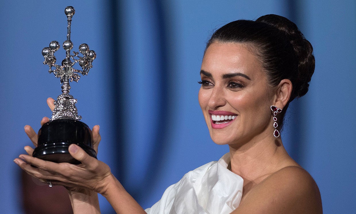Penélope Cruz entra en el Olimpo de los Premios Donostia con un discurso contra la violencia de género Penélope Cruz entra en el Olimpo de los Premios Donostia con un discurso contra la violencia de género