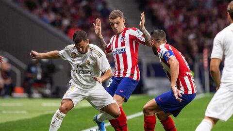 Hazard, ante Trippier y Koke