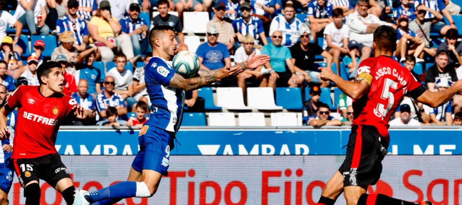 El delantero del Deportivo Alavés Joselu El delantero del Deportivo Alavés Joselu
