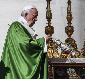 El papa pide recuperar la humanidad en la Jornada del Migrante. El papa pide recuperar la humanidad en la Jornada del Migrante.