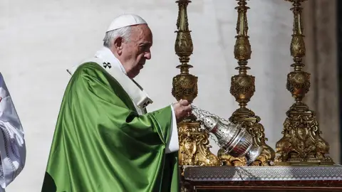 El papa pide recuperar la humanidad en la Jornada del Migrante. El papa pide recuperar la humanidad en la Jornada del Migrante.
