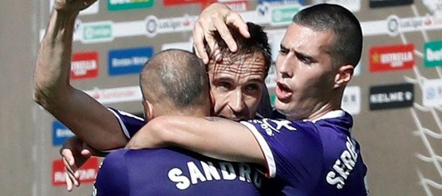 Míchel celebra un gol con el Valladolid Míchel celebra un gol con el Valladolid