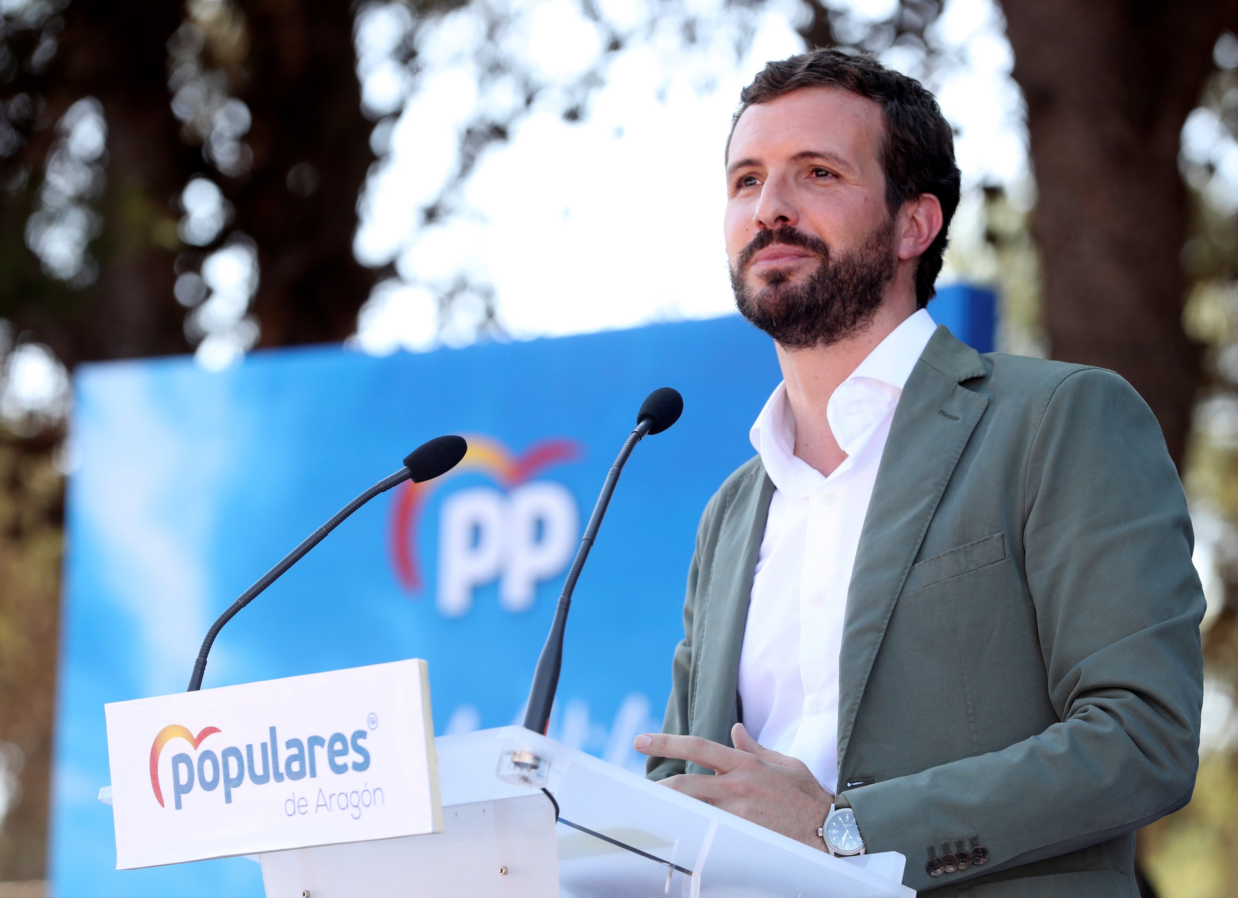 Casado defiende a Ayuso tras sus palabras sobre la exhumación de Franco: "Reivindicó la concordia constitucional" Casado defiende a Ayuso tras sus palabras sobre la exhumación de Franco: "Reivindicó la concordia constitucional"