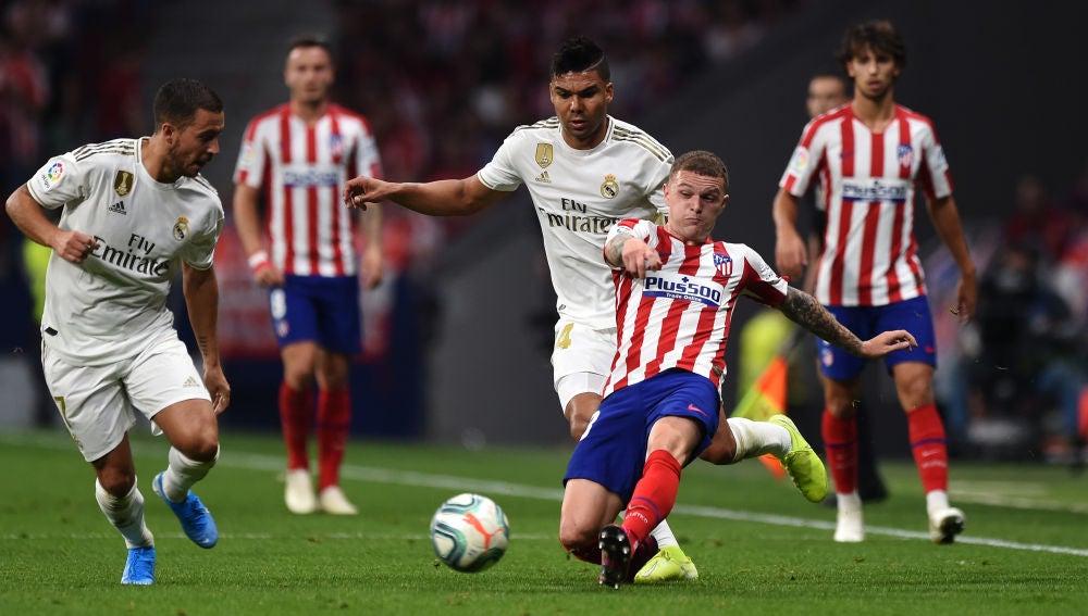 Casemiro en el derbi entre el Atlético de Madrid y Real Madrid