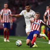 Casemiro en el derbi entre el Atlético de Madrid y Real Madrid
