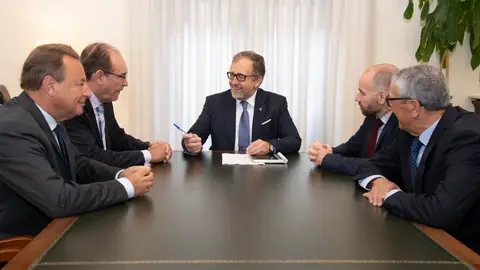 La Diputación y ASCER renuevan el convenio azulejero. La Diputación y ASCER renuevan el convenio azulejero.