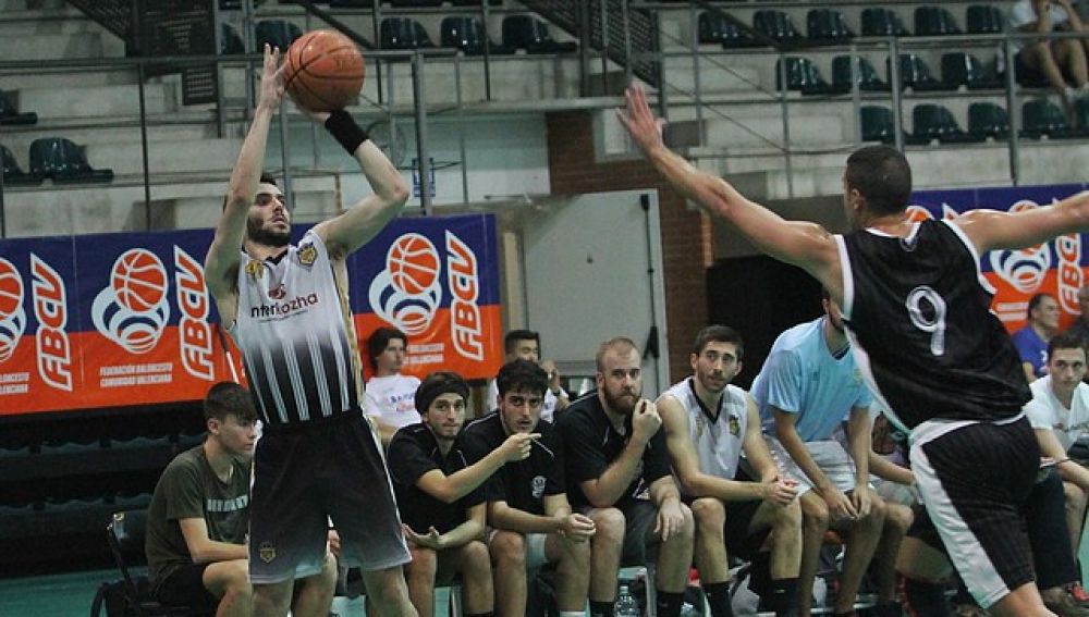 El Interkozha Elche Basket Club fue muy superior al Muro en la final disputada en Crevillent.