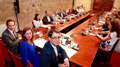 Reuni&oacute;n con agentes econ&oacute;micos y sociales en el Consolat de Mar