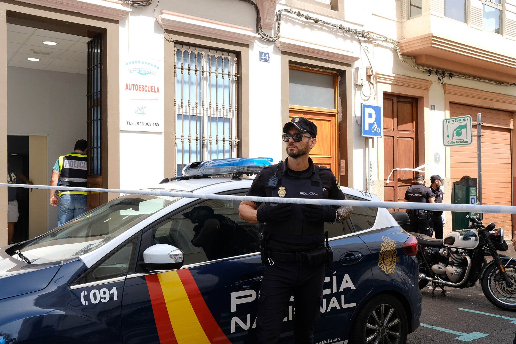 Un hombre mata a su expareja en su trabajo en Las Palmas y después se suicida Un hombre mata a su expareja en su trabajo en Las Palmas y después se suicida