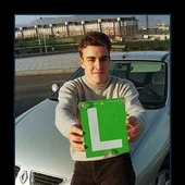 Fernando Alonso porta la L de conductor novel Fernando Alonso porta la L de conductor novel