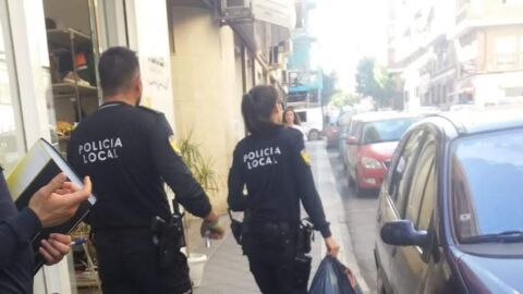Agentes de la Polic&iacute;a Local de Elche.