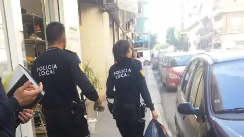 Agentes de la Policía Local de Elche. Agentes de la Policía Local de Elche.