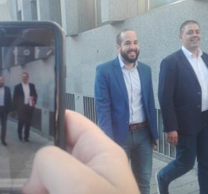 González Caballero y José Manuel Bolaños, a su llegada a la Audiencia Provincial González Caballero y José Manuel Bolaños, a su llegada a la Audiencia Provincial