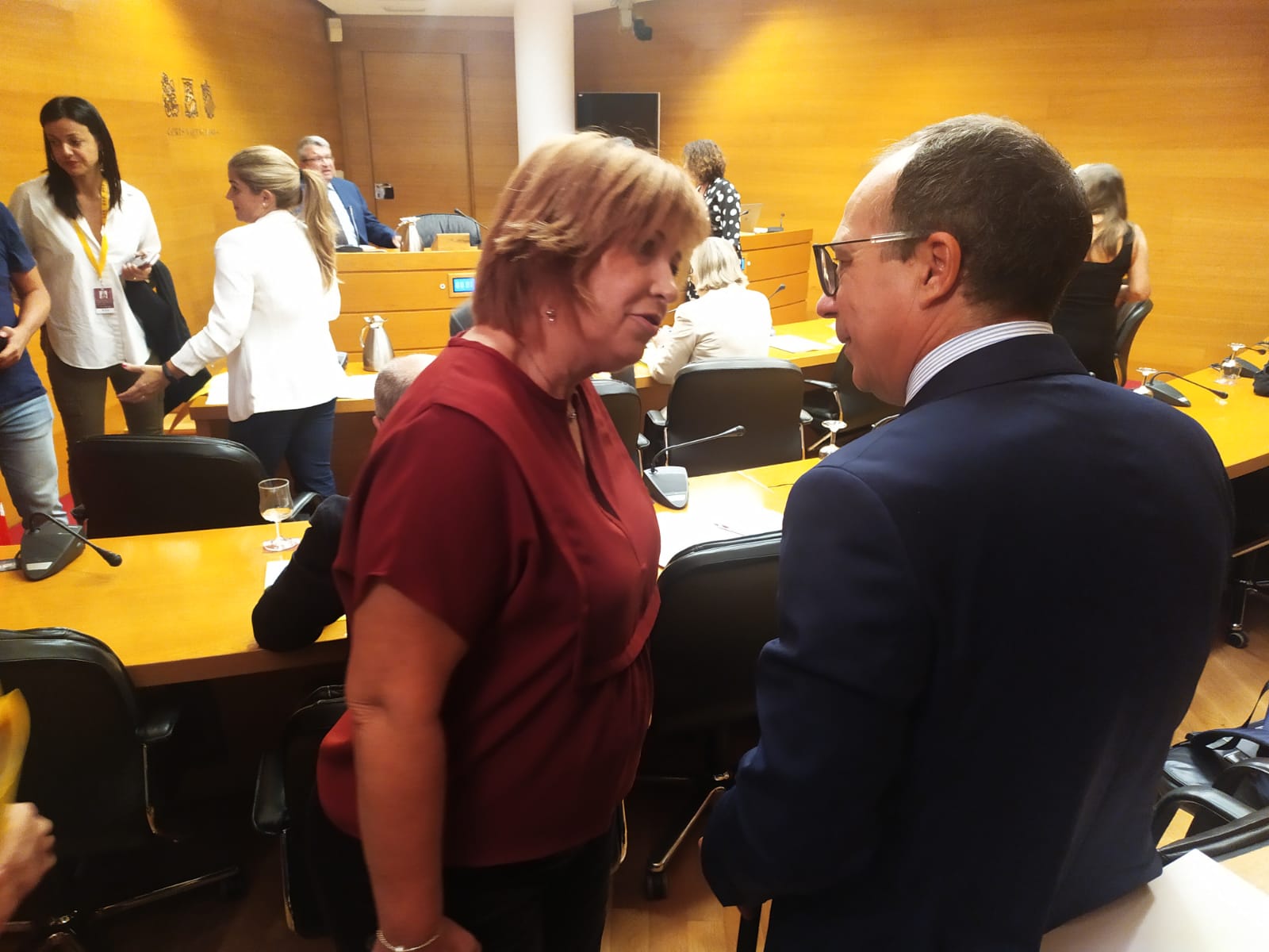 La Directora General de À Punt defiende su gestión y el Presidente del Consejo Rector anuncia oposiciones La Directora General de À Punt defiende su gestión y el Presidente del Consejo Rector anuncia oposiciones