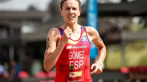 La ilicitana Tamara Gómez, en el triatlón de Malmö defendiendo los colores de la selección española. TRIATLÓN