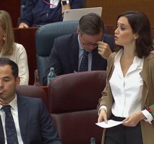 Ayuso sobre Franco: "¿Qué será lo siguiente: la cruz del Valle, las parroquias, arderán como en el 36?" Ayuso sobre Franco: "¿Qué será lo siguiente: la cruz del Valle, las parroquias, arderán como en el 36?"