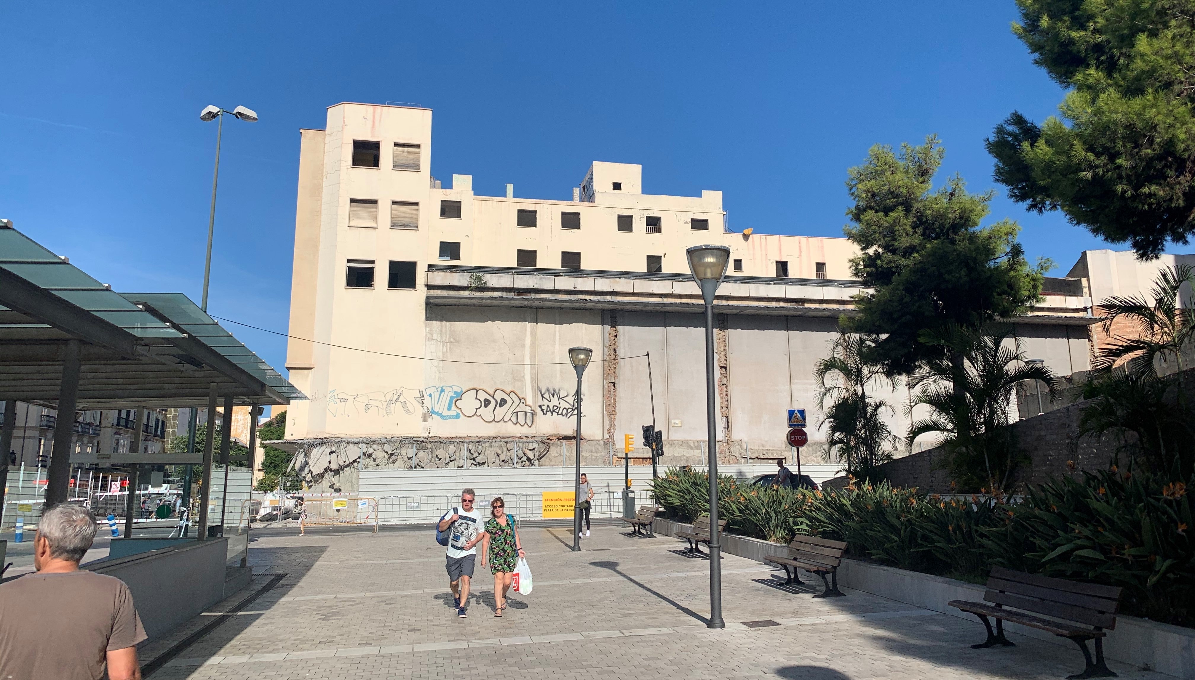 Arrancan las tareas de demolición de los antiguos cines Astoria y Victoria Arrancan las tareas de demolición de los antiguos cines Astoria y Victoria