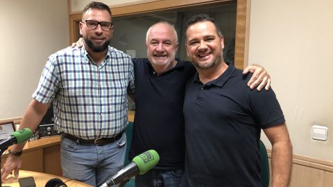 Tertulia con varios profesores de historia.