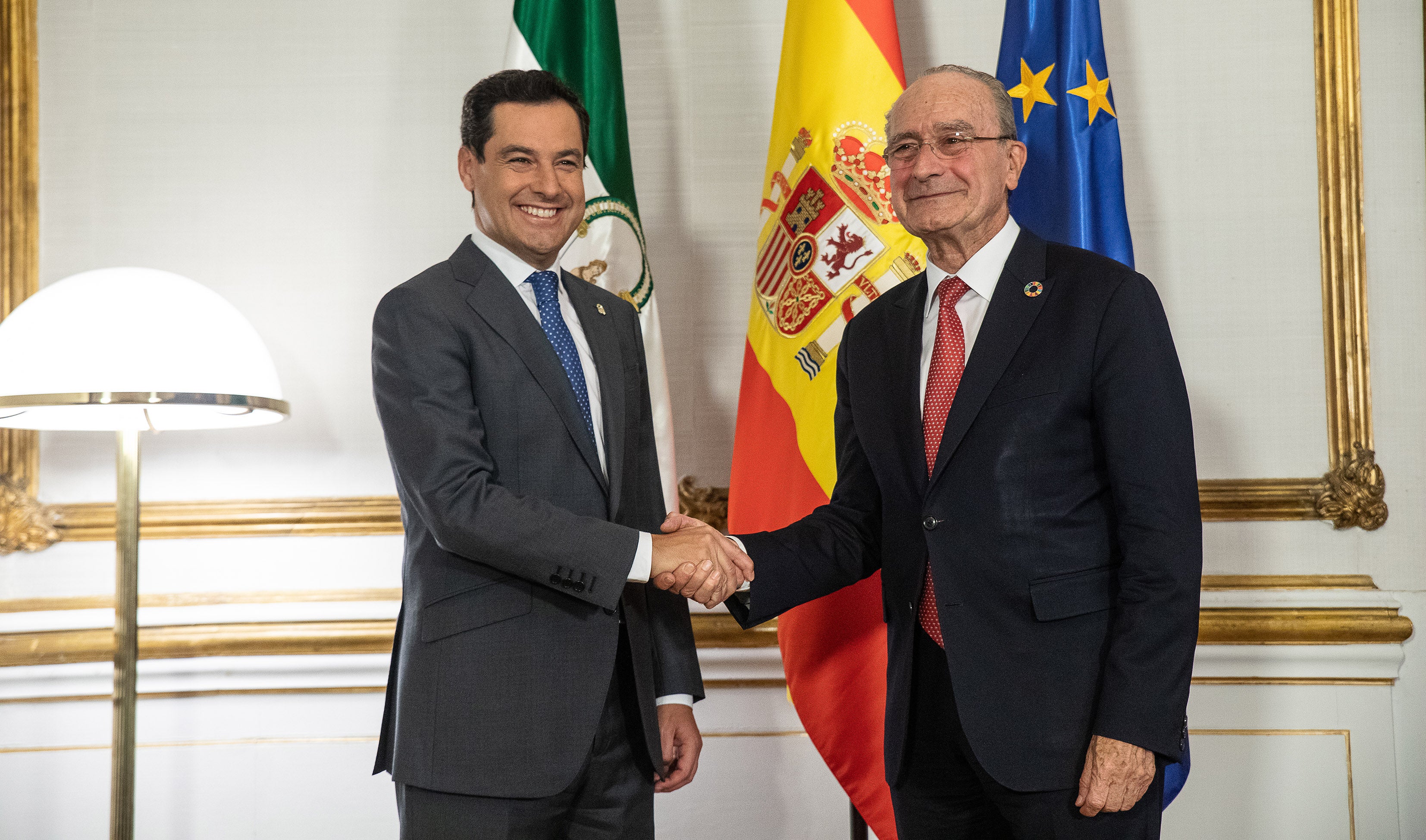 Juanma Moreno: «Pasamos de las palabras, a los hechos; de las promesas, a las obras» Juanma Moreno: «Pasamos de las palabras, a los hechos; de las promesas, a las obras»