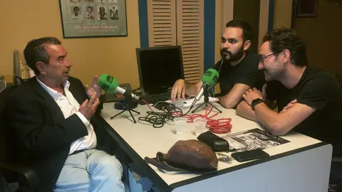 José Luis Garci y Carlos Santos, durante su entrevista en Kinótico por 'El Crack Cero' David Martos charla con el director y el protagonista de la precuela