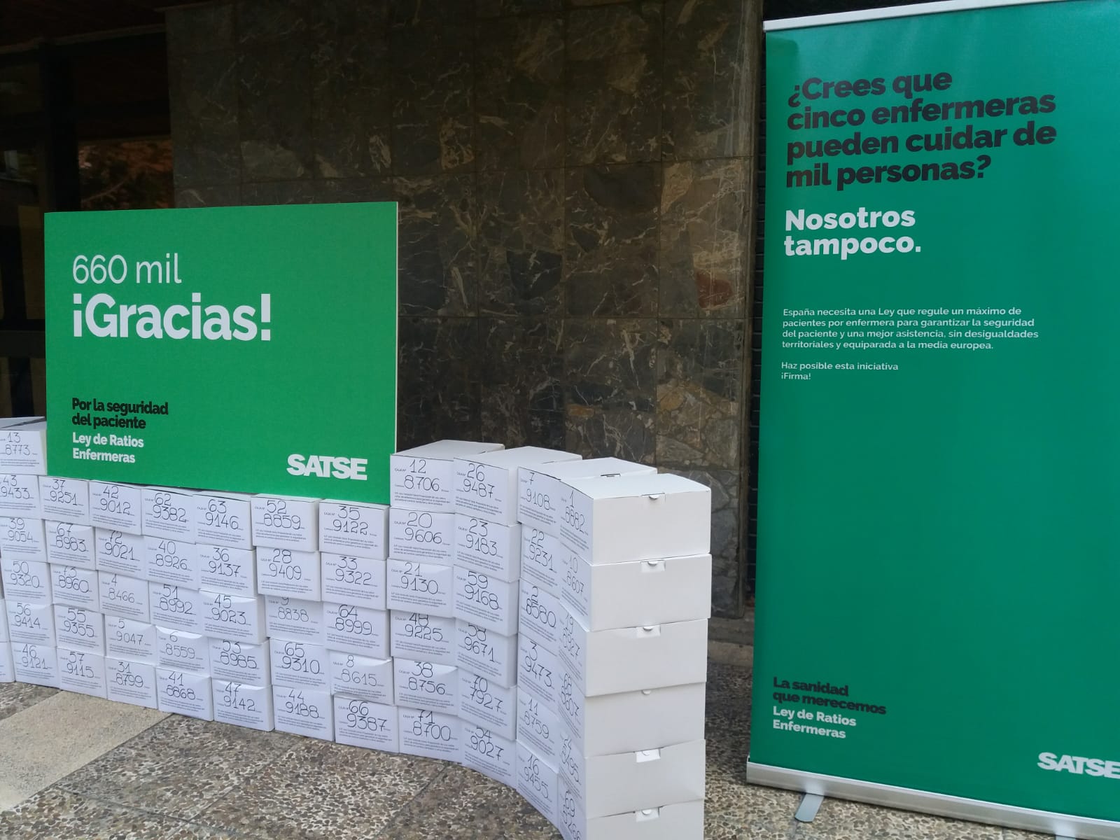Consiguen más de 600.000 firmas para pedir una ley que aumente el número de enfermeros Consiguen más de 600.000 firmas para pedir una ley que aumente el número de enfermeros