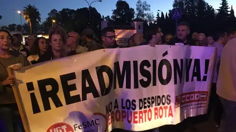 Los trabajadores, en la concentración Los trabajadores, en la concentración