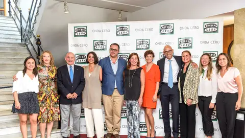 La Presidenta del Govern, Francina Armengol, junto a Juan Carlos Enrique, Director de Atresmedia Radio en Baleares, y algunas de las ponentes y colaboradores que participaron en "Foro Talento", como Cristina Villanueva o Lary León. La Presidenta del Govern, Francina Armengol, junto a Juan Carlos Enrique, Director de Atresmedia Radio en Baleares, y algunas de las ponentes y colaboradores que participaron en "Foro Talento", como Cristina Villanueva o Lary León.