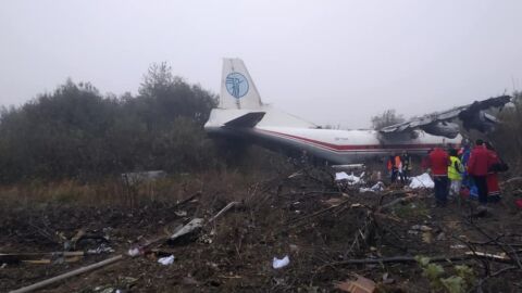 Restos del avi&oacute;n accidentado en Ucrania