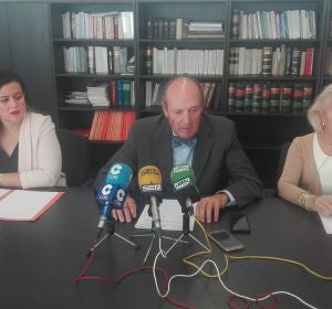 Camen López, Luis Huete y Carmen Mendiola, durante la rueda de prensa Camen López, Luis Huete y Carmen Mendiola, durante la rueda de prensa