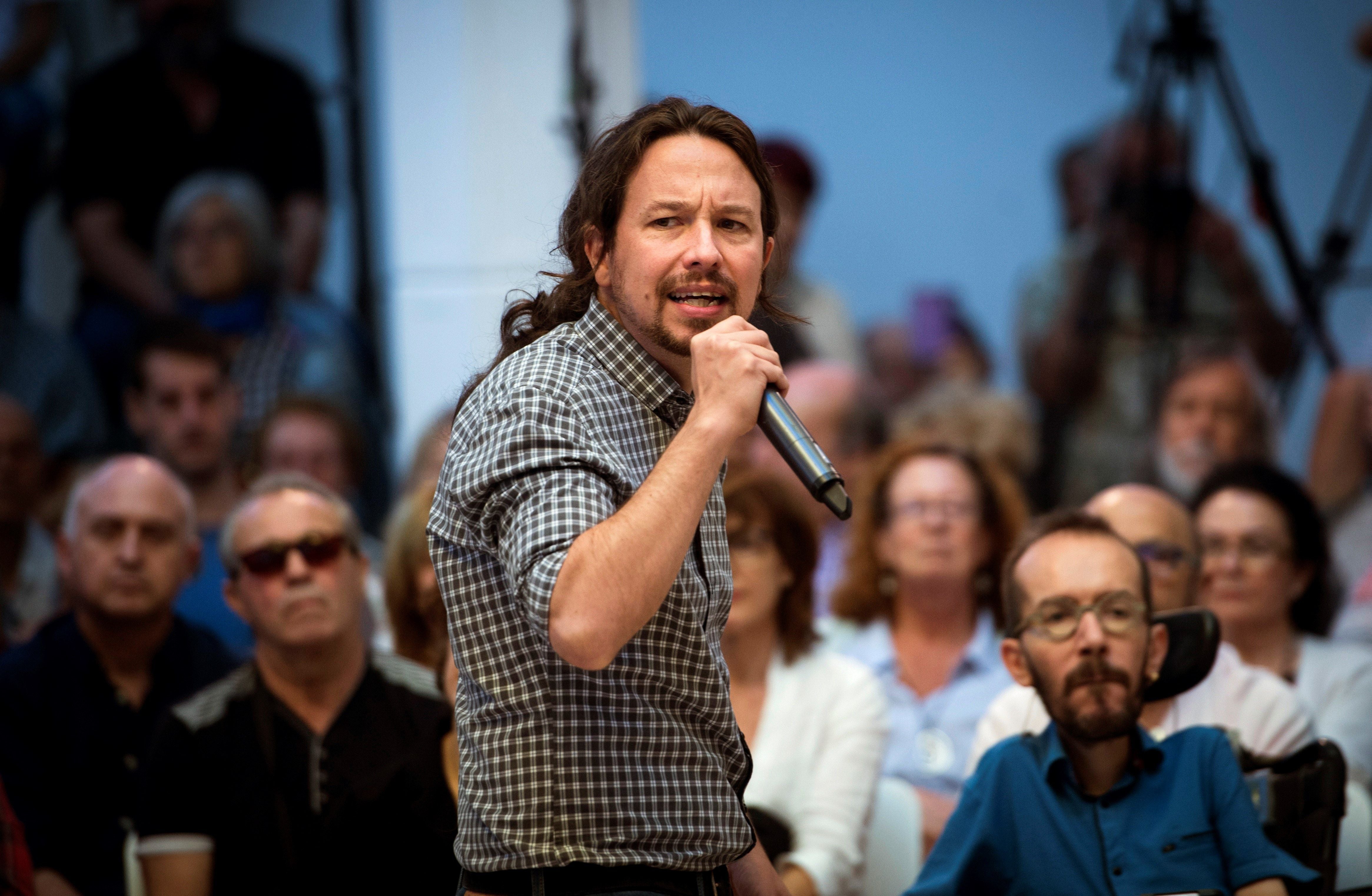 Iglesias acusa a Rivera de sumarse a la coalición PSOE-PP que quieren los poderosos Iglesias acusa a Rivera de sumarse a la coalición PSOE-PP que quieren los poderosos