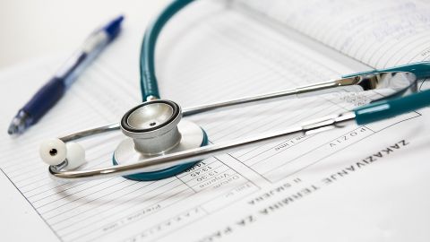 Imagen de archivo de los utensilios de un m&eacute;dico 