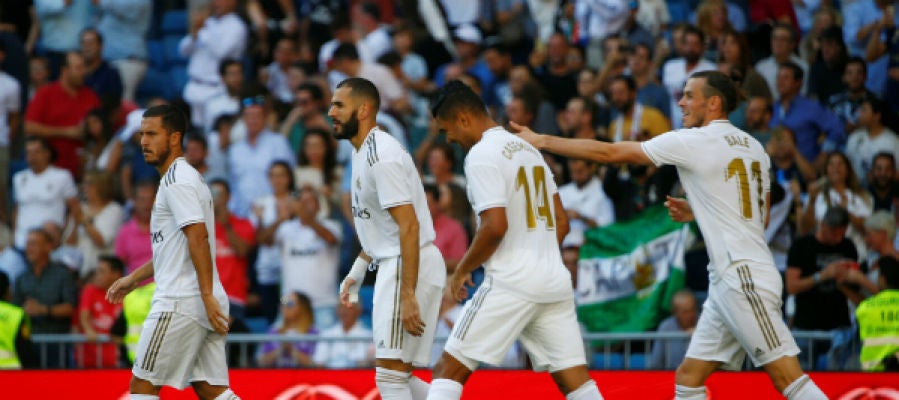 El Real Madrid celebra un gol El Real Madrid celebra un gol