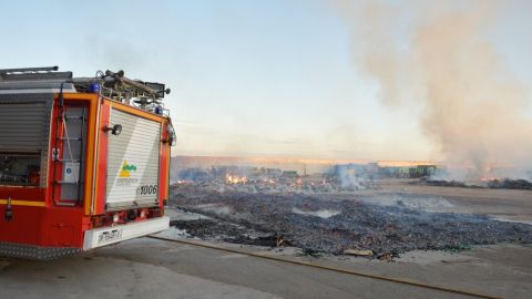 El incendio se produjo en el exterior la cooperativa