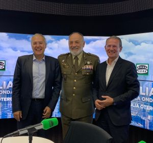 Carlos de Salas Murillo, Miguel Ángel Panduro y Jorge Potti, en el estudio de Onda Cero. Carlos de Salas Murillo, Miguel Ángel Panduro y Jorge Potti, en el estudio de Onda Cero.