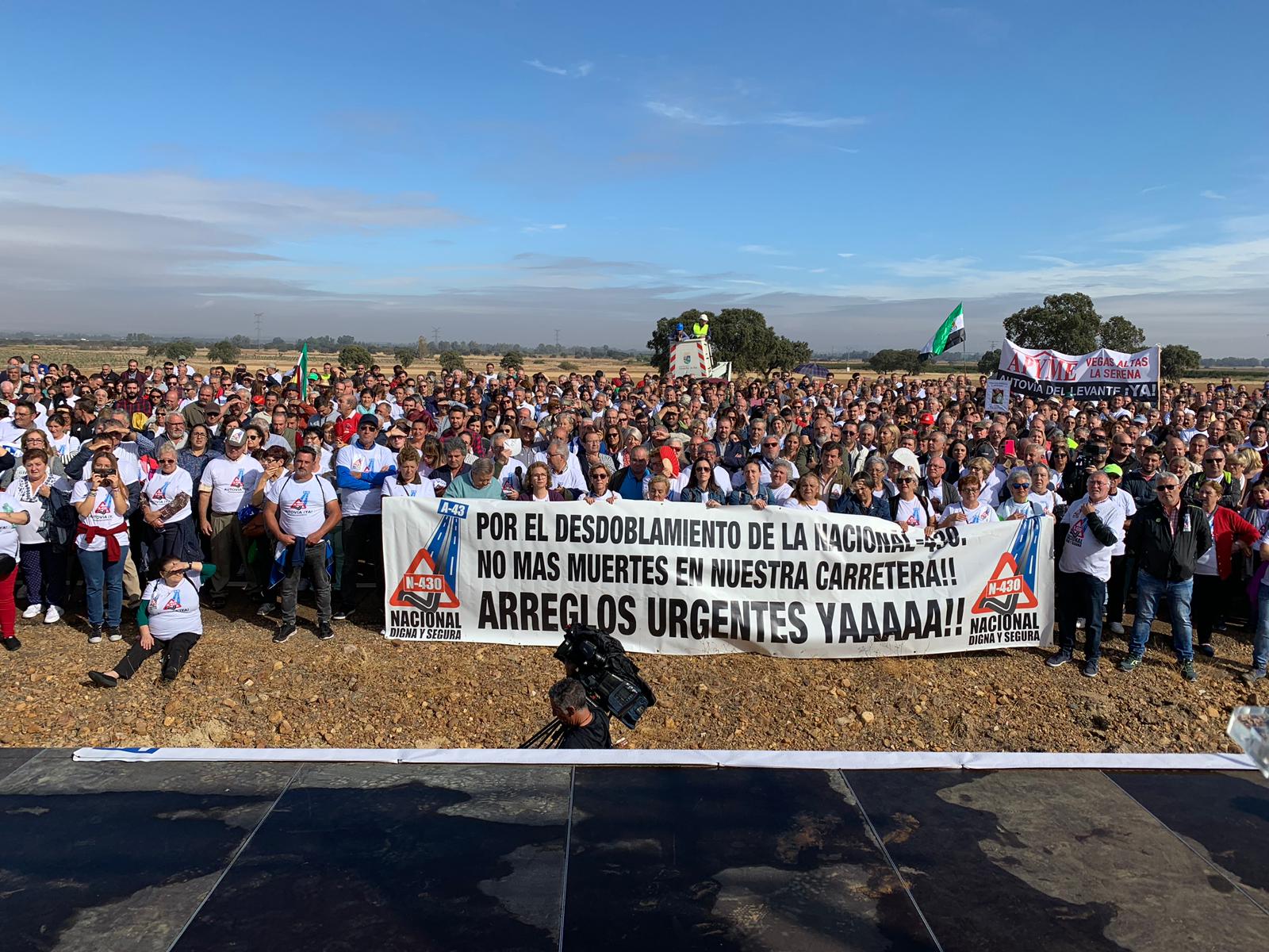 4.000 personas claman por convertir la N-430 en una autovía 4.000 personas claman por convertir la N-430 en una autovía
