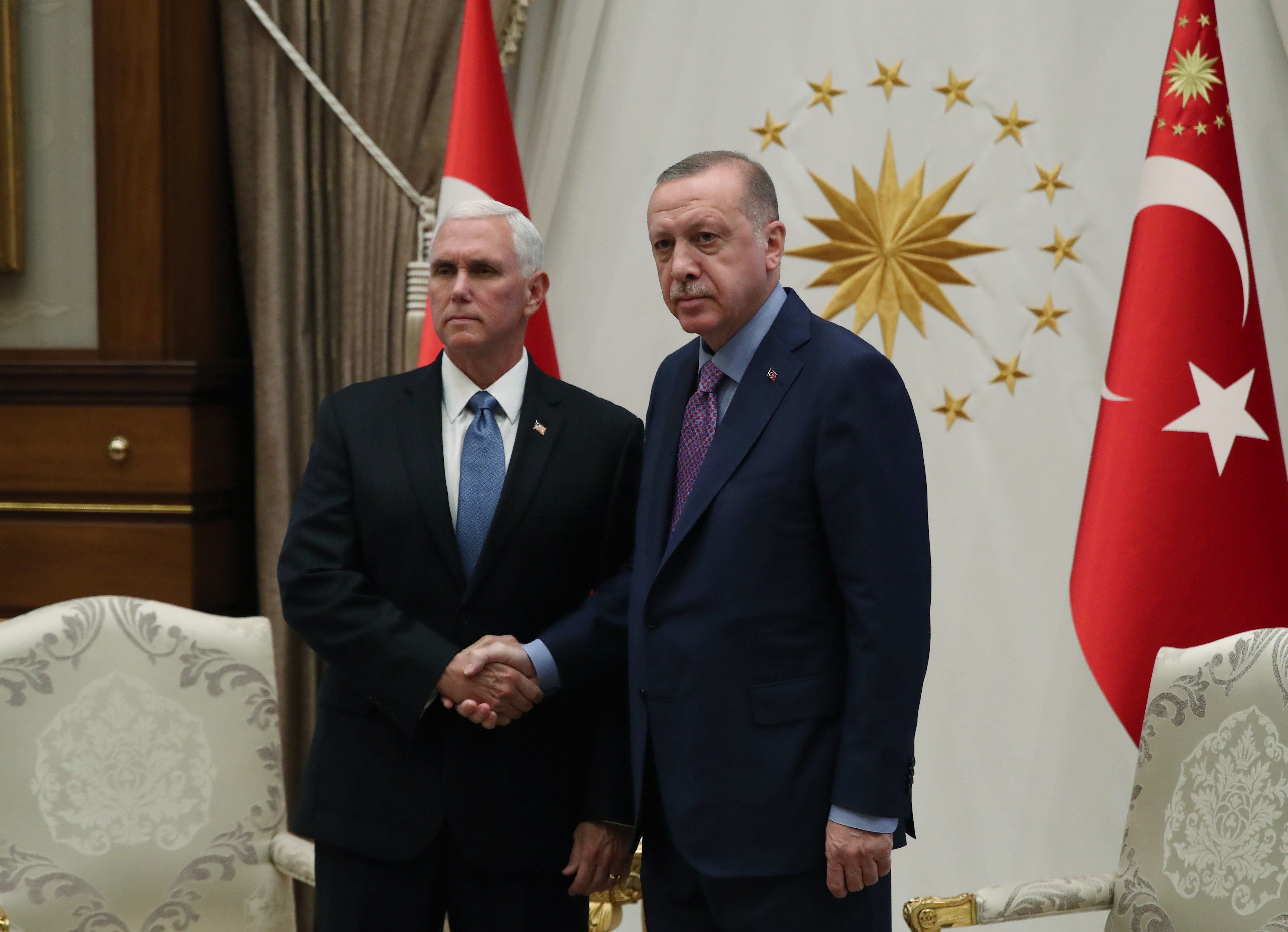 Estados Unidos y Turquía anuncian un alto el fuego en el norte de Siria Estados Unidos y Turquía anuncian un alto el fuego en el norte de Siria