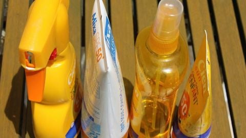 Dos cremas solares infantiles retiradas del mercado