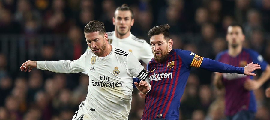 Sergio Ramos y Messi, durante un Clásico Sergio Ramos y Messi, durante un Clásico